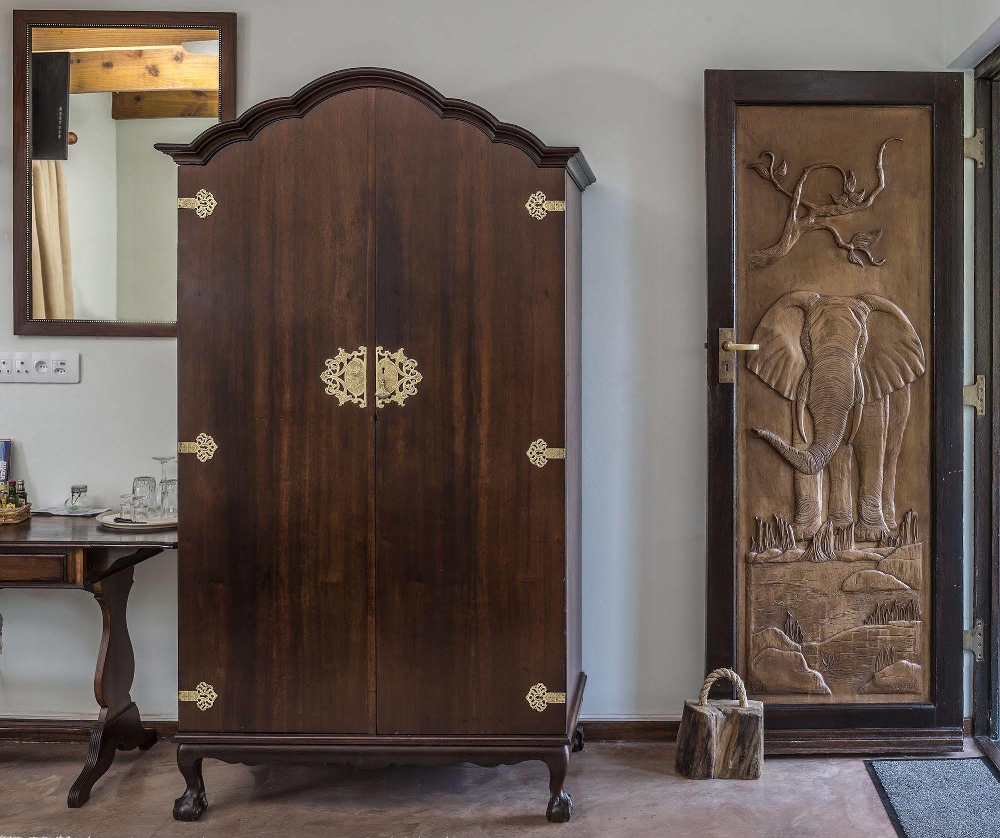 Dungbeetle River Lodge Колчестър Екстериор снимка