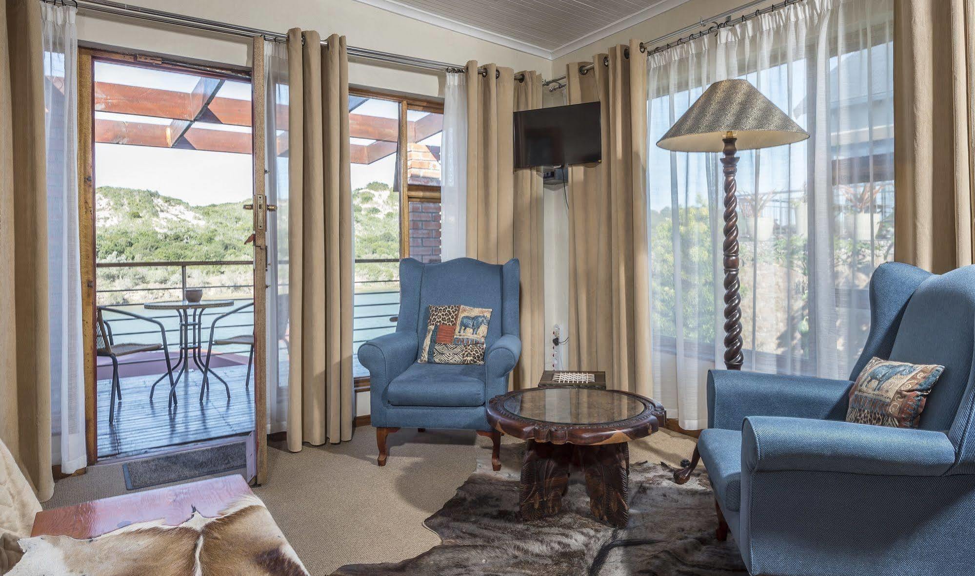 Dungbeetle River Lodge Колчестър Екстериор снимка